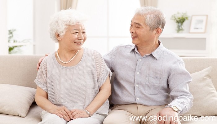 梦见有白头发是什么意思 梦见有白头发有什么预兆