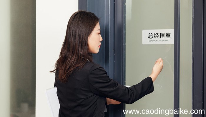梦见有人敲门是什么意思 梦见有人敲门有什么预兆