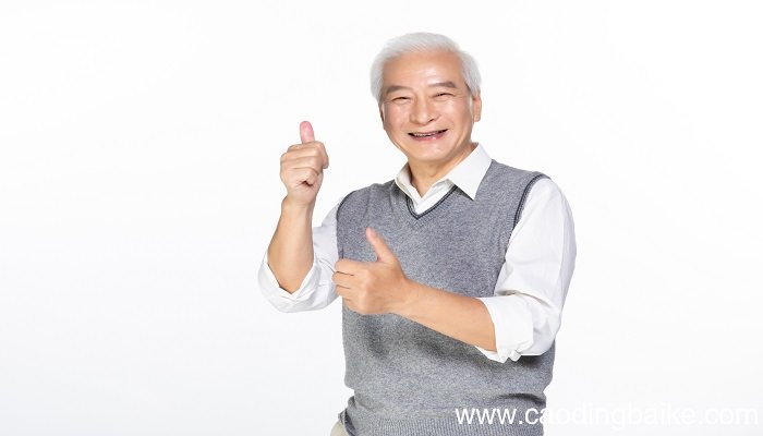 梦见自己头发全白了是什么意思 梦见自己头发全白了有什么预兆