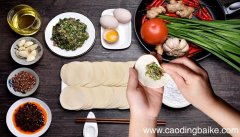 梦见自己做饭给别人吃什么意思 梦见自己做饭给别人吃什么预兆