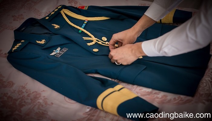 梦见自己当兵了穿军装是什么意思 梦见自己当兵了穿军装有什么预兆