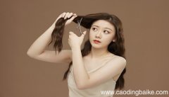 梦见自己给自己剪头发是什么意思 梦见自己给自己剪头发有什么