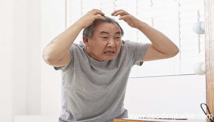 梦见自己的头发白了是什么意思 梦见自己的头发白了有什么预兆
