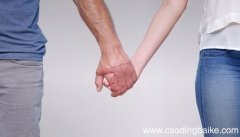女人梦见多长出手指是什么意思 女人梦见多长出手指有什么预兆