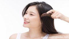 女人梦见掉一绺头发是什么意思 女人梦见掉一绺头发有什么预兆