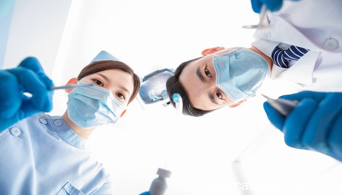 女人梦到牙窟窿是什么意思 女人梦到牙窟窿有什么预兆