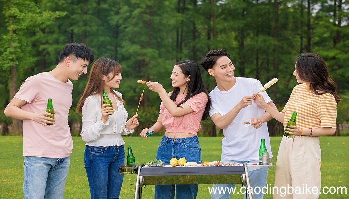 女人梦见同学聚会什么意思 女人梦见同学聚会什么预兆