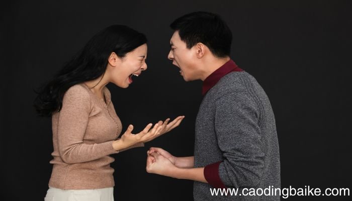 女人梦见和同事吵架什么意思 女人梦见和同事吵架什么预兆