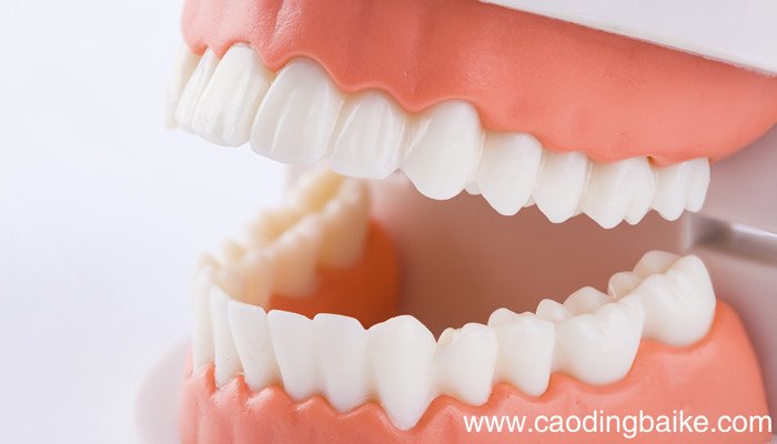 女人梦见上牙掉了两颗是什么意思 女人梦见上牙掉了两颗有什么预兆