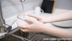 女人梦见自己长黑胡须是什么意思 女人梦见自己长黑胡须有什么