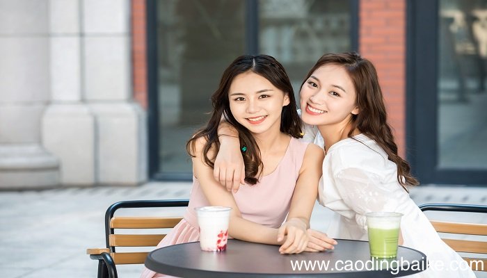 女人梦见自己亲姐死了是什么意思 女人梦见自己亲姐死了有什么预兆