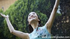 已婚女人梦见倾盆大雨是什么意思 已婚女人梦见倾盆大雨有什么