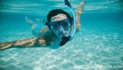 女人梦见在大海里游泳是什么意思 女人梦见在大海里游泳有什么