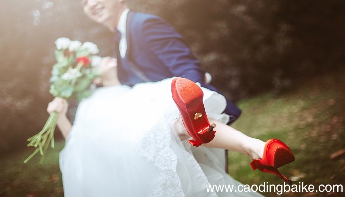 女生梦见自己结婚是什么意思 女生梦见自己结婚有什么预兆