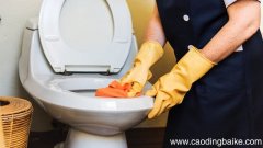 女人梦到自己拉屎