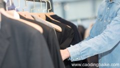 做梦卖衣服什么意思 做梦卖衣服什么预兆
