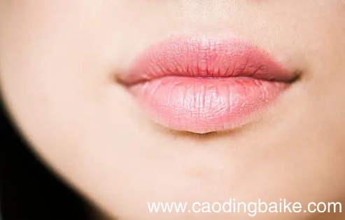 纹唇哪个颜色最自然 纹唇和涂口红哪个伤害大