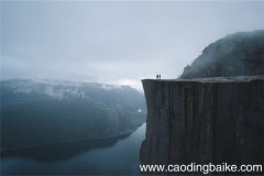梦见悬崖是什么意思 梦见悬崖有什么预兆