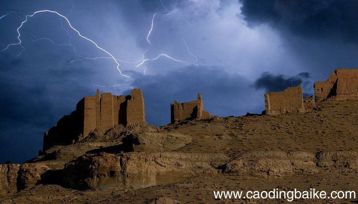 梦见打雷下雨什么意思 梦见打雷下雨预示什么