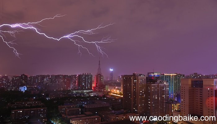 梦见打雷下雨什么意思 梦见打雷下雨预示什么