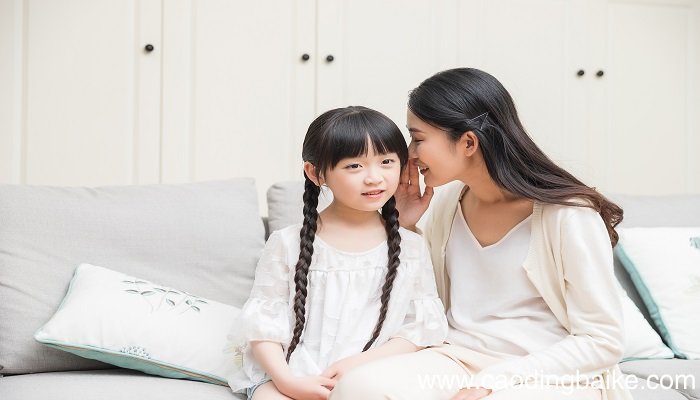 梦见喃哺细语是什么意思 梦见喃哺细语是什么预兆