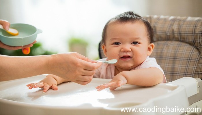 梦见给小孩喂饭是什么意思 梦见小孩喂饭有什么预兆