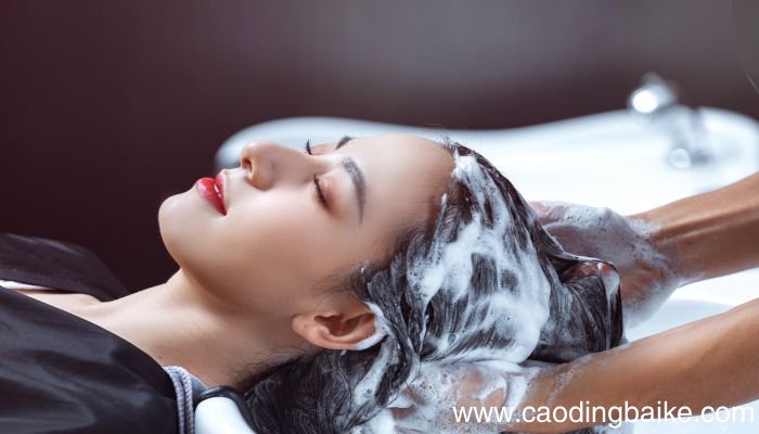 梦见给别人洗头是什么意思 梦见给别人洗头是什么预兆