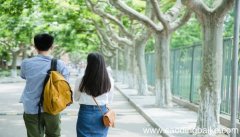 梦见与表兄弟亲密相处是什么意思 梦见与表兄弟亲密相处是什么