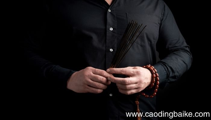 梦见披麻戴孝是什么意思 梦见披麻戴孝有什么预兆