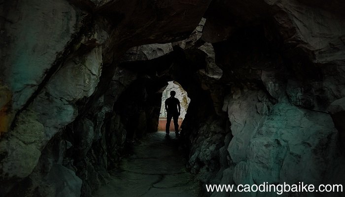 梦见走下黑暗的洞穴是什么意思 梦见走下黑暗的洞穴有什么预兆
