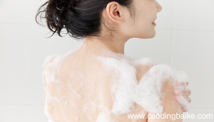 梦见洗浴、洗澡是什么意思 梦见洗浴、洗澡有什么预兆