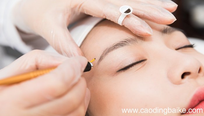 梦见眉毛变白了是什么意思 梦见眉毛变白了有什么预兆