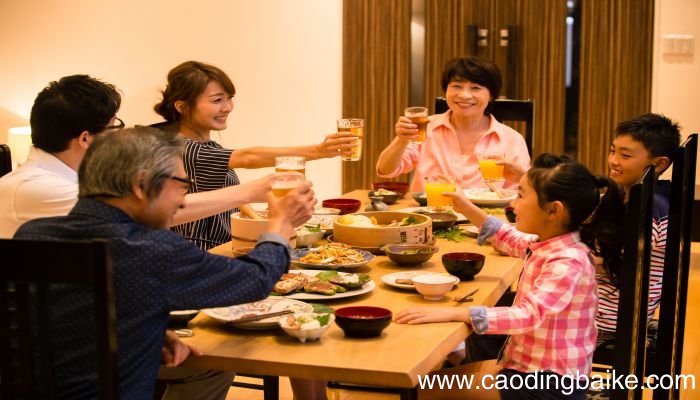 梦见吃团圆饭是什么意思 梦见吃团圆饭是什么预兆