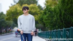 梦见在黑暗中走是什么意思 梦见在黑暗中走有什么预兆
