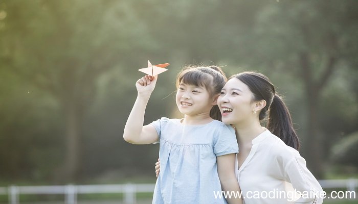 梦见小孩从楼上摔下是什么意思 梦见小孩从楼上摔下有什么预兆