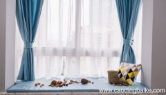 梦见挂窗帘是什么意思 梦见挂窗帘是什么预兆