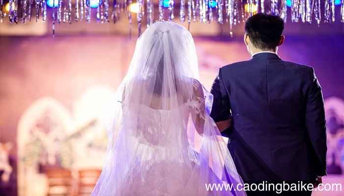 梦见穿白色婚纱是什么意思 梦见穿白色婚纱是什么预兆