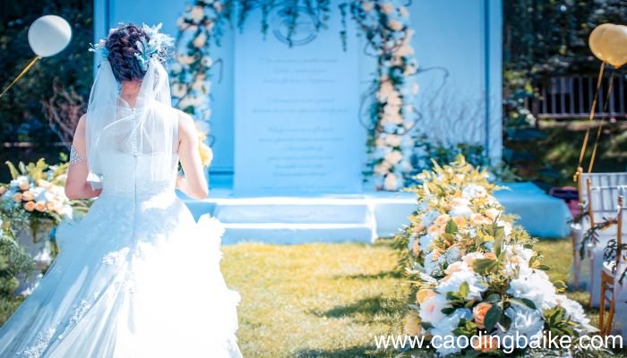 梦见穿白色婚纱是什么意思 梦见穿白色婚纱是什么预兆