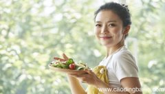 梦见独自用餐是什么意思 梦见独自用餐是什么预兆