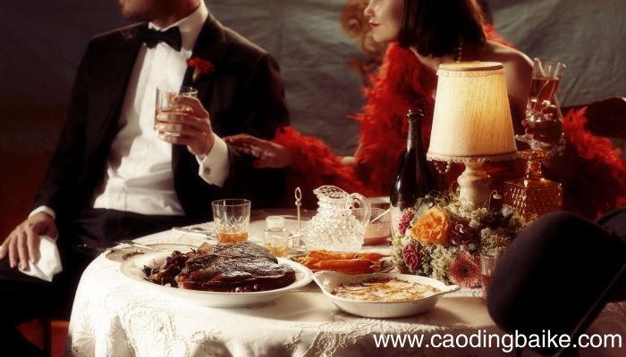梦见在高级餐厅中吃饭是什么意思 梦见在高级餐厅中吃饭是什么预兆
