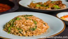 梦见吃蛋炒饭是什么意思 梦见吃蛋炒饭是什么预兆