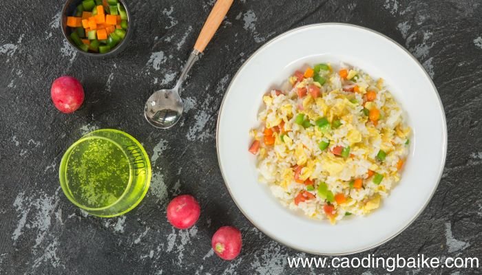 梦见吃蛋炒饭是什么意思 梦见吃蛋炒饭是什么预兆