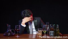 梦见别人醉酒是什么意思 梦见别人醉酒是什么预兆