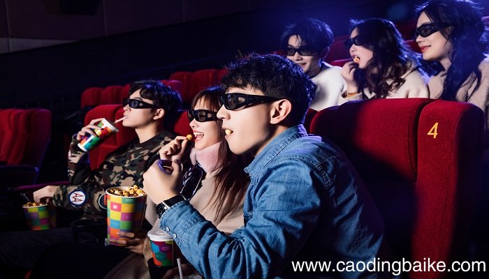 梦见看电影或去电影院什么意思 梦见看电影或去电影院预示什么