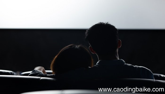 梦见看电影或去电影院什么意思 梦见看电影或去电影院预示什么