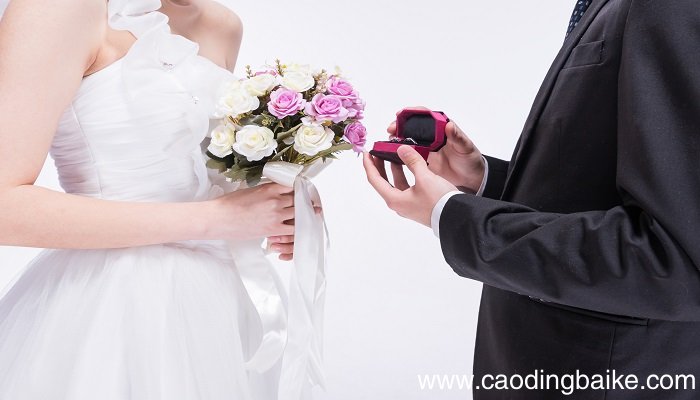 梦见嫁给老人是什么意思 梦见嫁给老人预示着什么