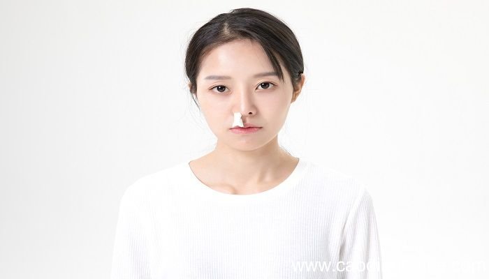 梦见眼睛肿胀是什么意思 梦见眼睛肿胀有什么预兆