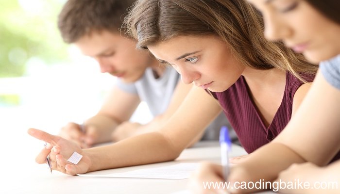 梦见女同学来我家是什么意思 梦见女同学来我家有什么预兆