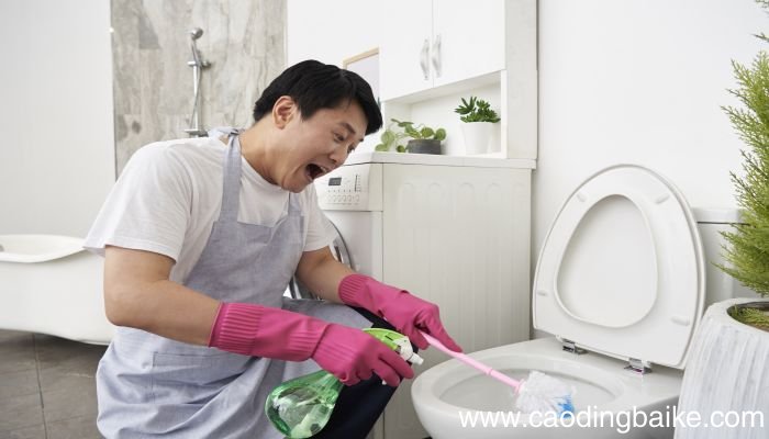 梦见刷马桶是什么意思 梦见刷马桶有什么预兆
