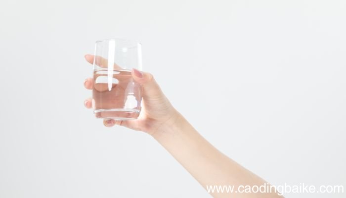 梦见玻璃杯是什么意思 梦见玻璃杯有什么预兆